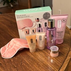 Clinique cleanse right, sleep tight set